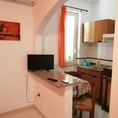 아파트 Monolocale 5min Dal Mare E 15min Da Tropea Calabria 브리아티코